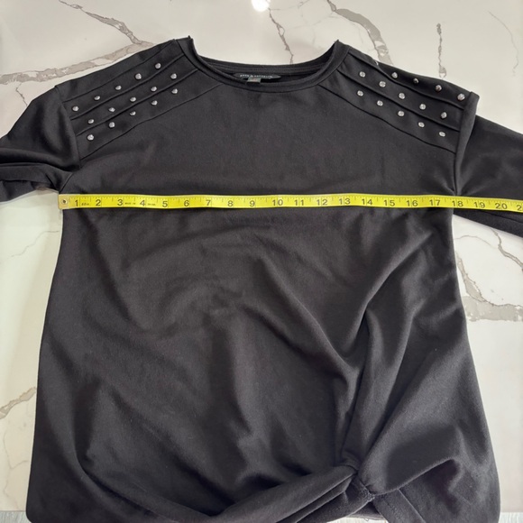 Rock & Republic Women’s Black Studded Twist Knot Hem Sweatshirt Top Size Small - Picture 13 of 15